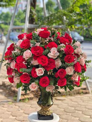 vase of flowers, rose of birthday