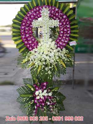 Vòng hoa đám tang Công Giáo đẹp