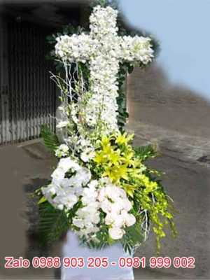 Vòng hoa tang lễ hình Thánh Giá
