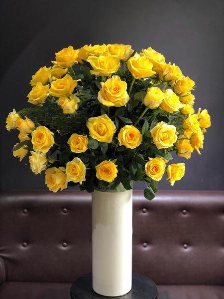 Bình hoa tặng sinh nhật hoa hồng vàng | Hoa tươi giá rẻ