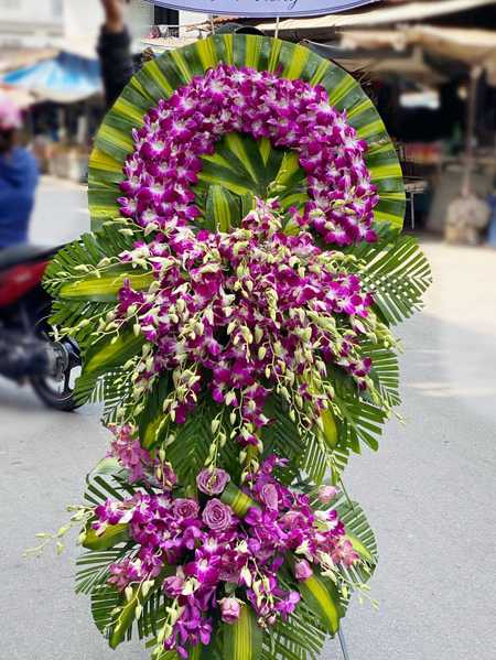 Hoa chia buồn và vòng Hoa tang lễ